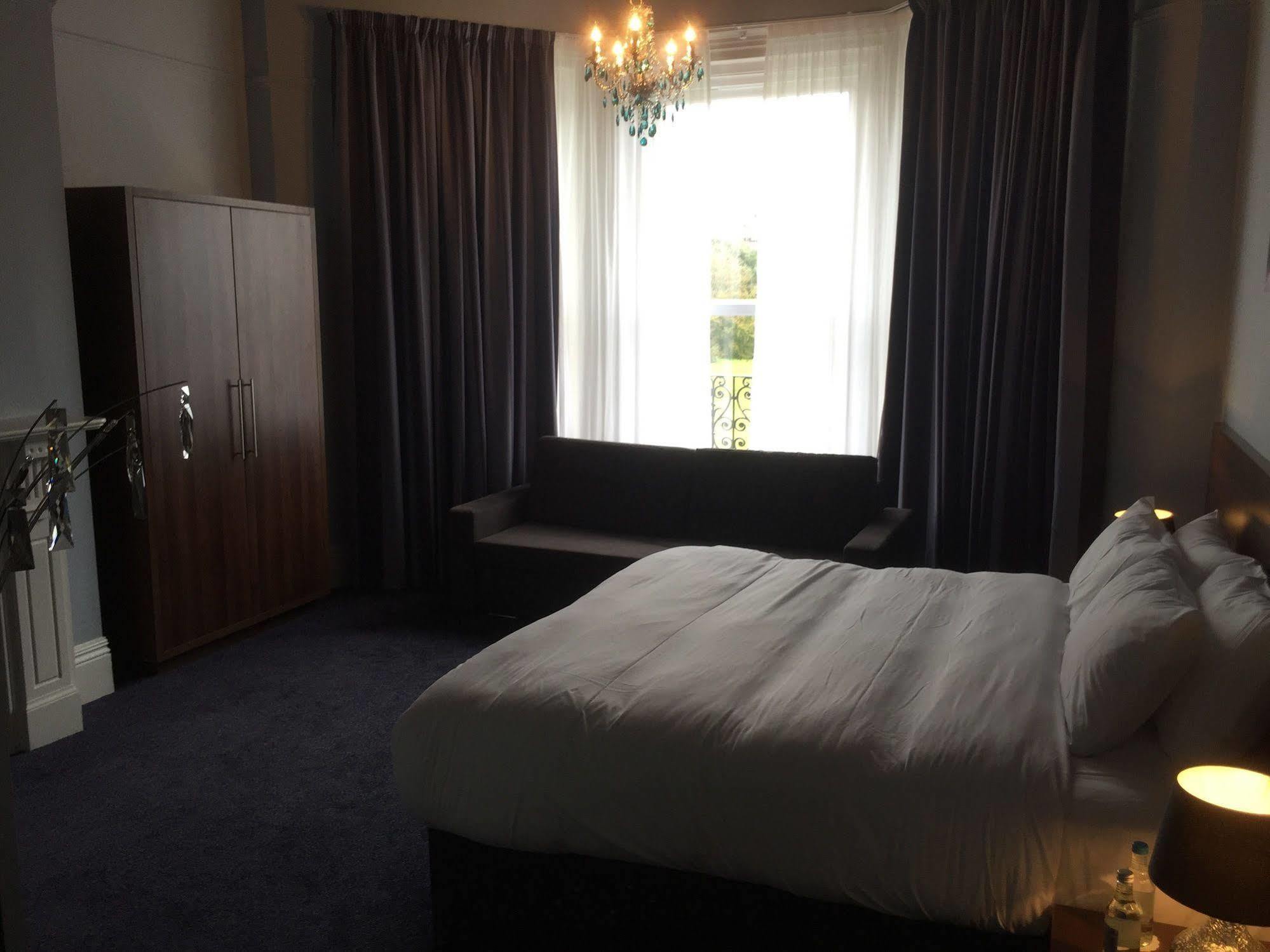 The View Hotel Folkestone, A Member Of Radisson Individuals Экстерьер фото